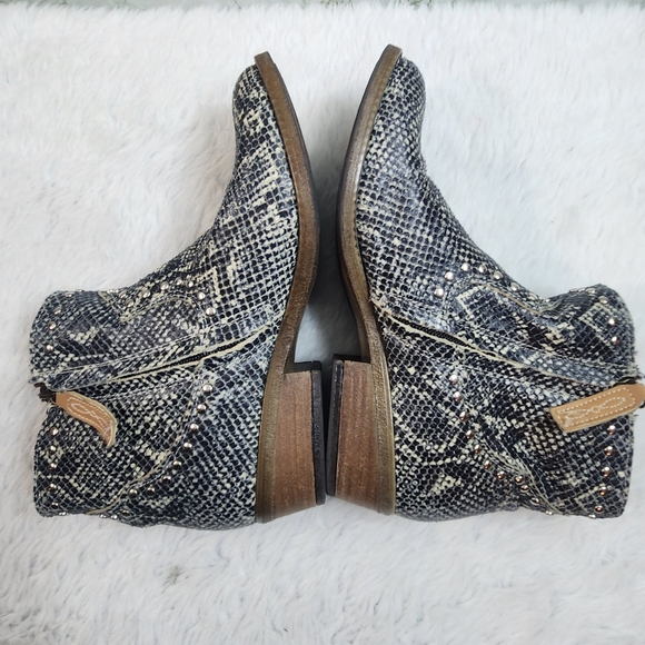 DINGO Stunning Leather Studded Boots - Picture 8 of 16